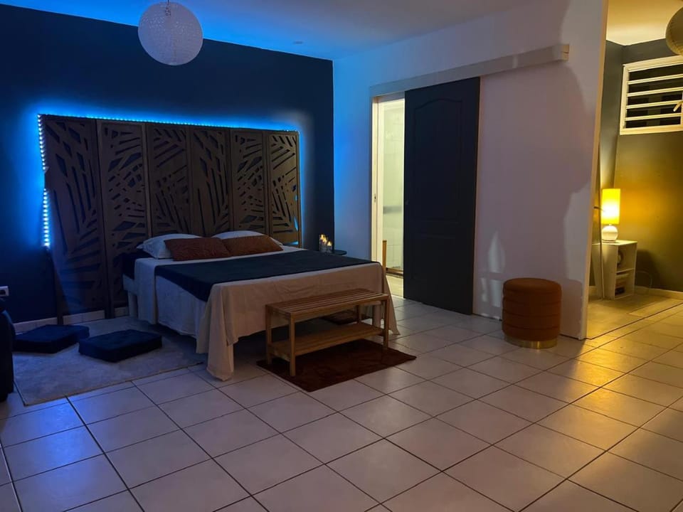 Bedroom, air conditioner