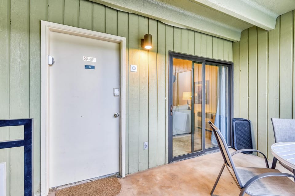 Freshly Updated Condo, across the street from the resort Edel O apts Apartment in Park City