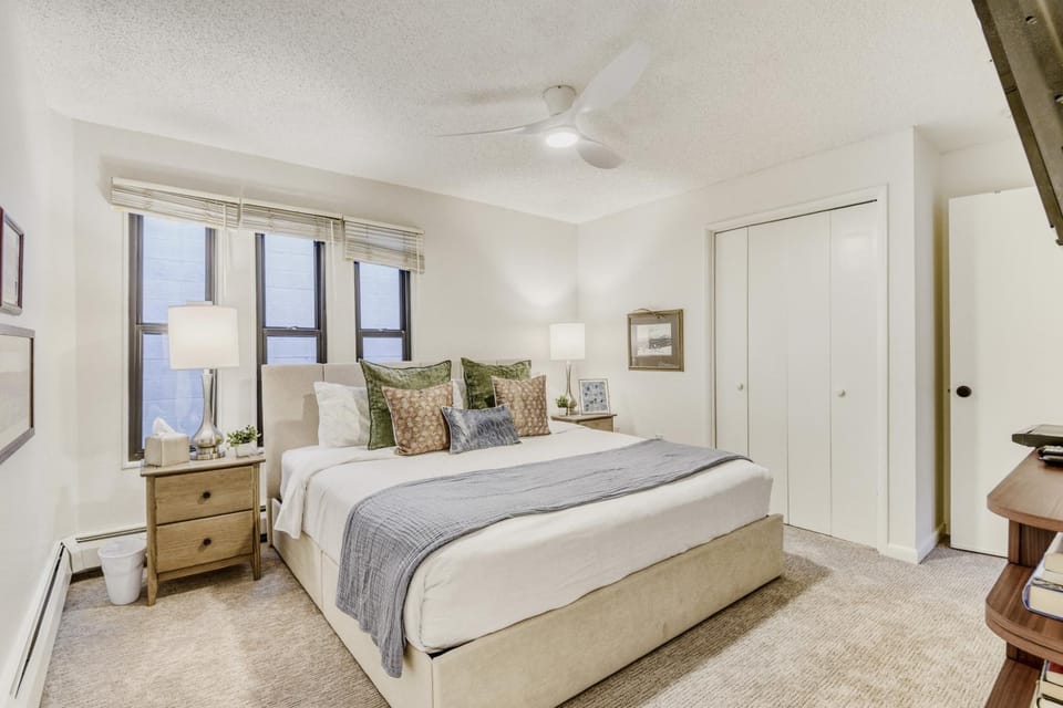 Freshly Updated Condo, across the street from the resort Edel O apts Apartment in Park City