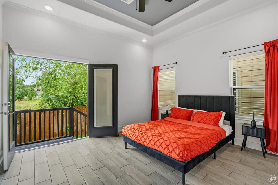 View (from property/room), Photo of the whole room, Bedroom