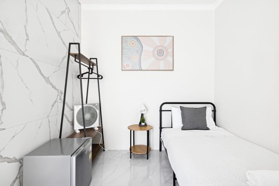 Convenient Single Stay in Heart of Cabramatta - Shared Bathroom and Kitchen Bed and Breakfast in Sydney