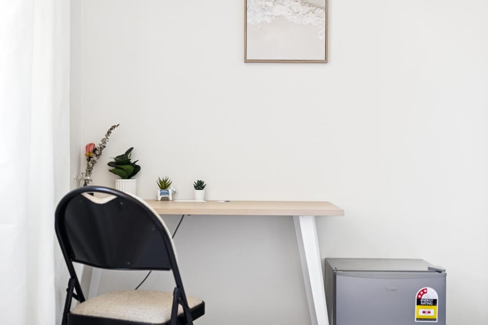Convenient Double Stay in Heart of Cabramatta - Shared Bathroom and Kitchen Bed and Breakfast in Sydney