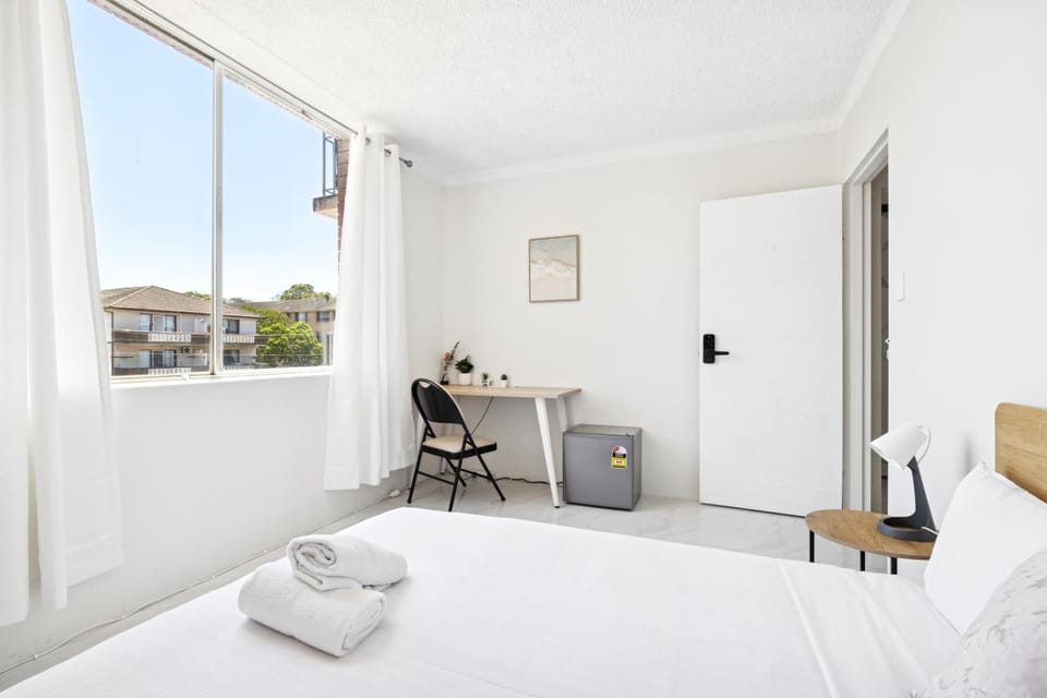 Convenient Double Stay in Heart of Cabramatta - Shared Bathroom and Kitchen Bed and Breakfast in Sydney