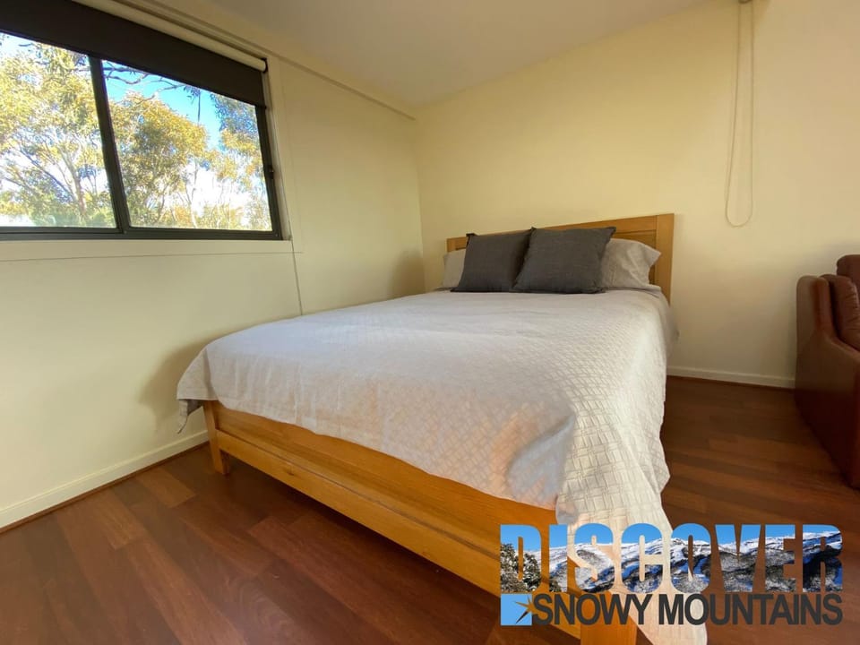 Flynns Retreat Winter Rental - Jindabyne Chalet in Crackenback