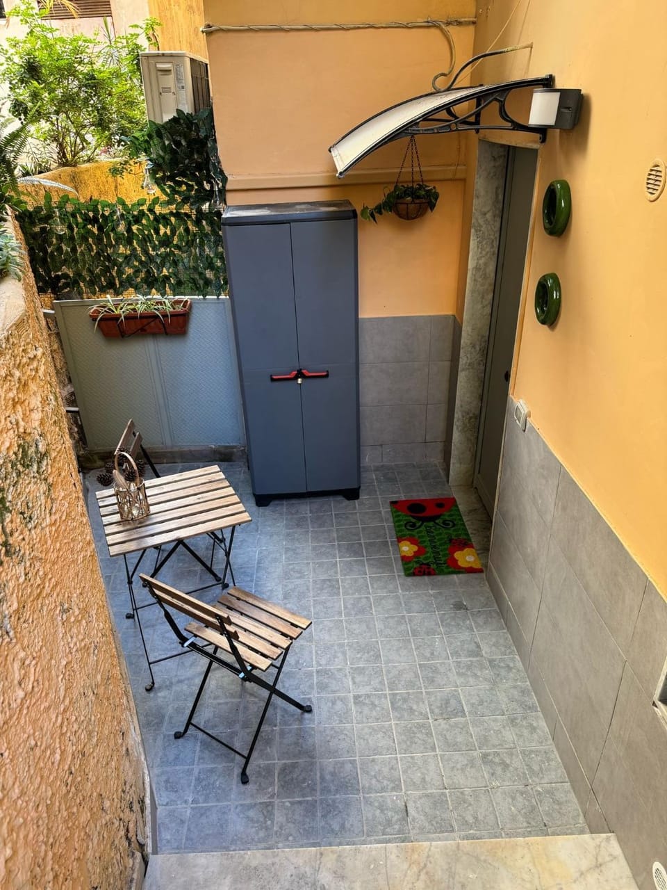 Property building, Balcony/Terrace