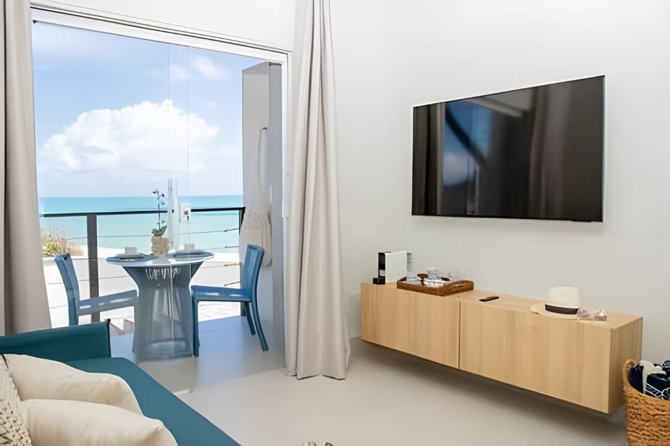 Communal lounge/ TV room, TV and multimedia, Living room, Dining area, Sea view