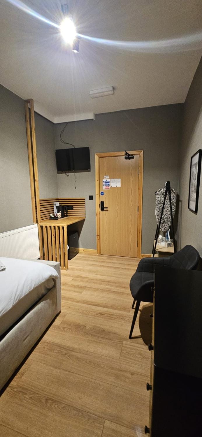 Amber Single Room17 Self Check-In Accommodation Hotel in Hull