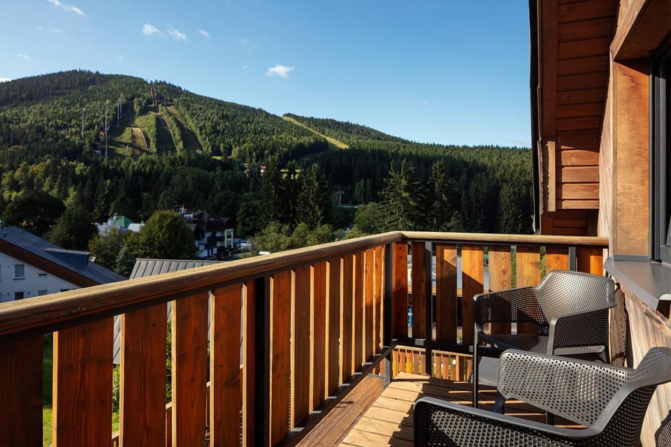 View (from property/room), Balcony/Terrace, Mountain view