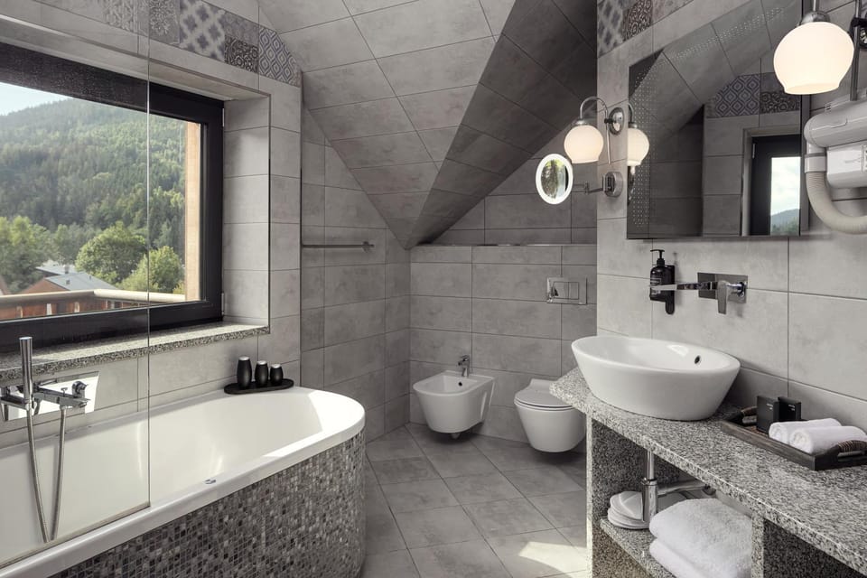 Bathroom, Bath