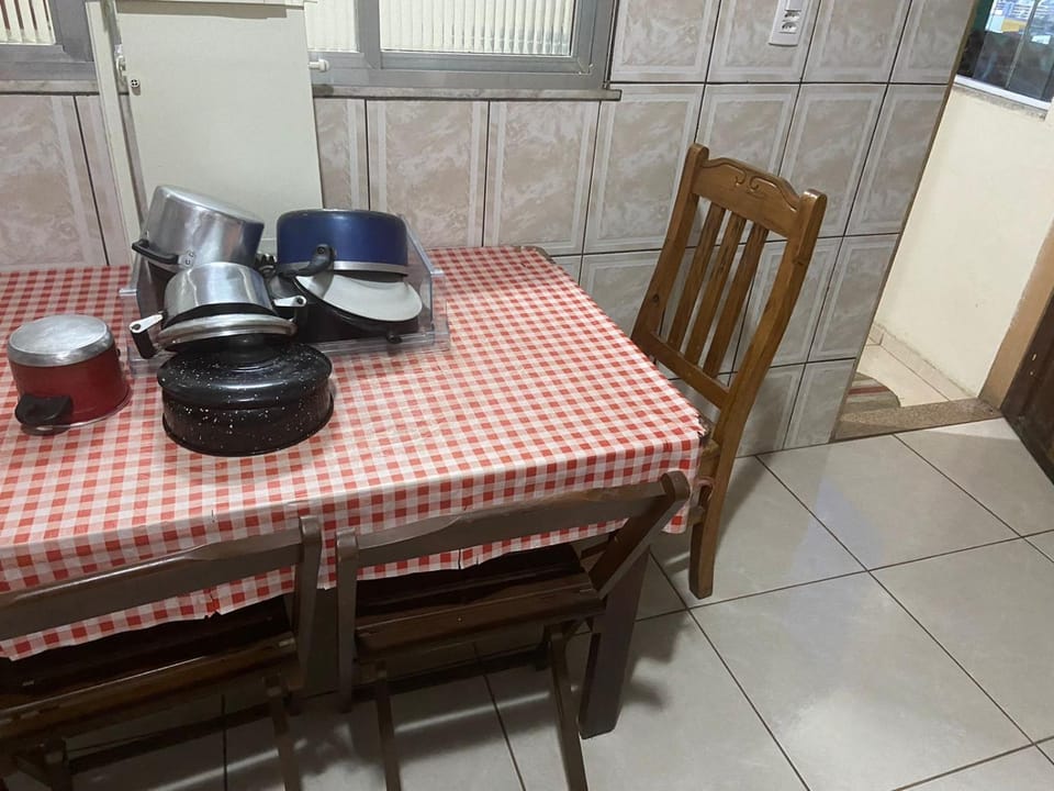 Kitchen or kitchenette, Dining area, stove