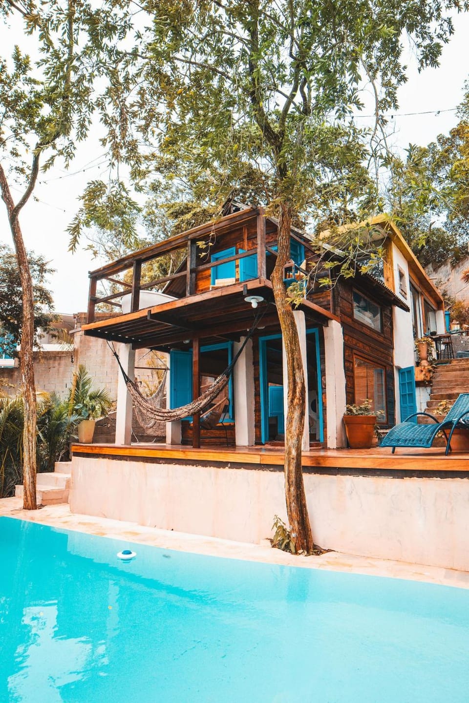 Property building, Facade/entrance, Day, Pool view, Swimming pool, Swimming pool, Entertainment