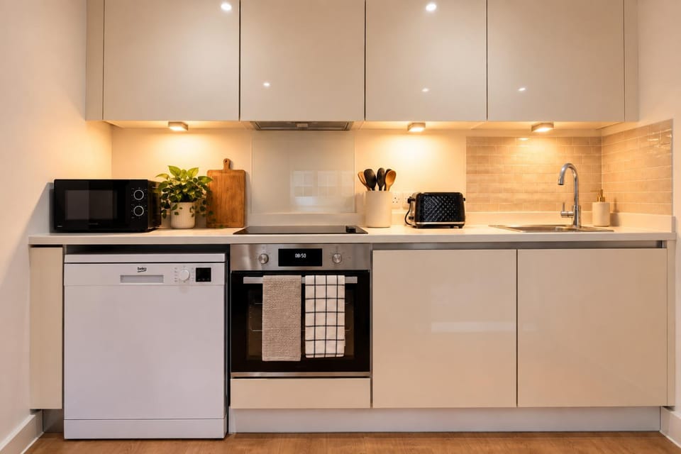 London 1BR Apt - Sleeps 6 - Free Parking Apartment in London Borough of Southwark
