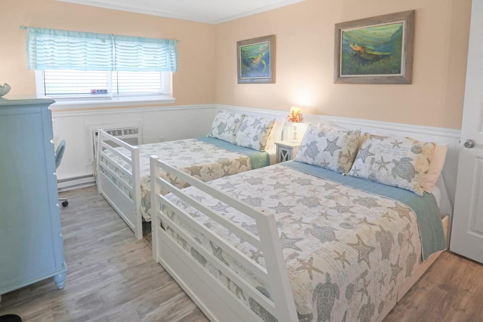 Bed, Bedroom, air conditioner