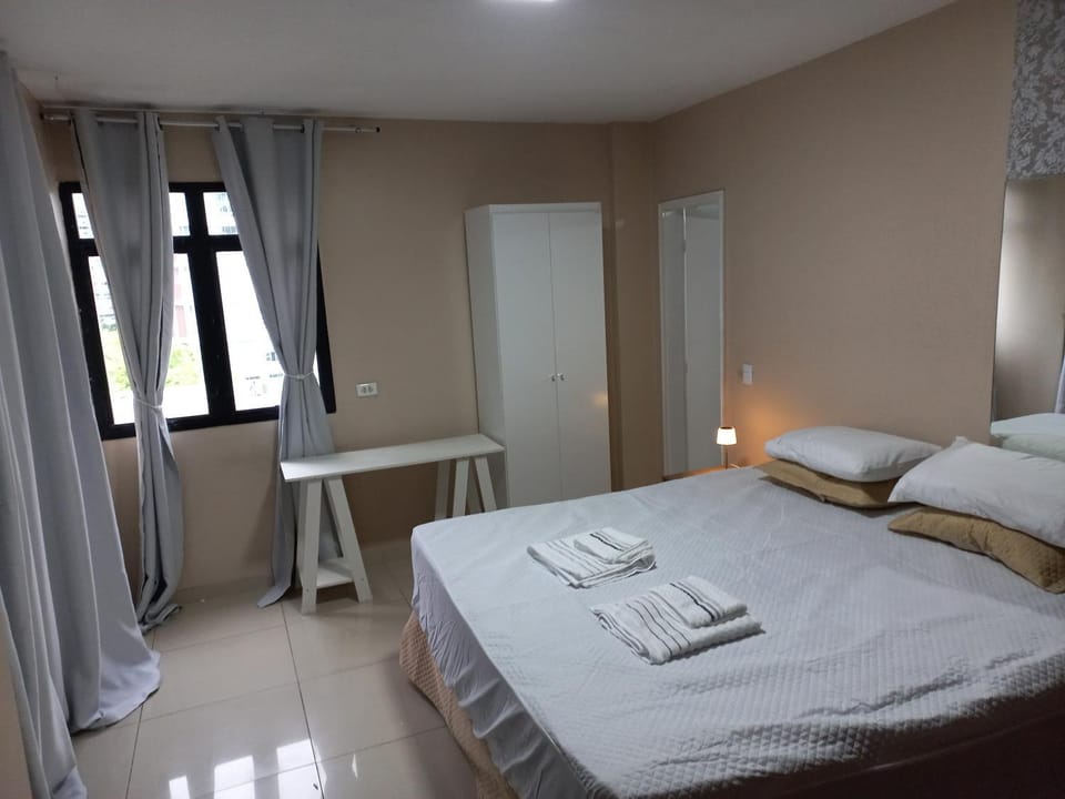 Apartamento inteiro 170m2 com 3 quartos - 100m da praia - check-in flexível Apartment in Fortaleza