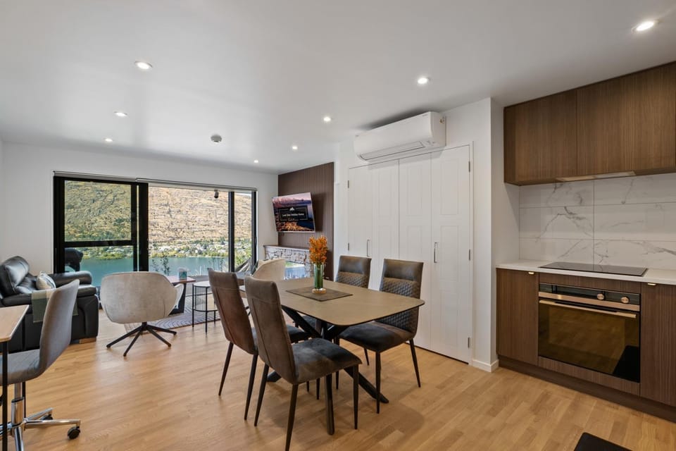 Summit Haven – East | 2BR New Build | Spa Apartment in Queenstown