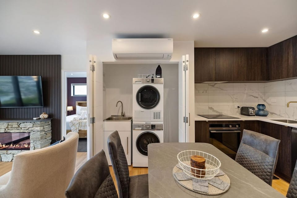 Summit Haven – East | 2BR New Build | Spa Apartment in Queenstown