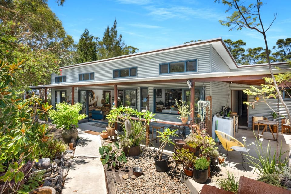 Property building, Garden, Garden view