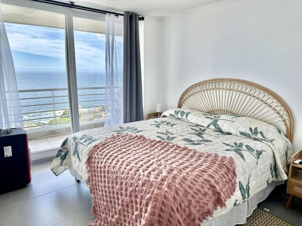 Bed, Bedroom, Sea view