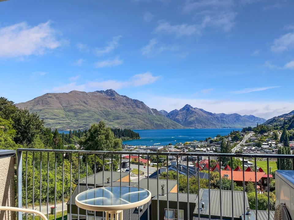 Patio, Natural landscape, View (from property/room), Balcony/Terrace, Lake view, Mountain view