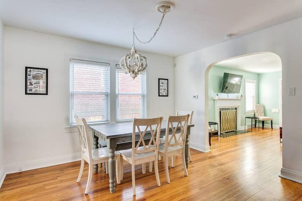 Germantown Gem 4BR Perfect for Groups & Family House in Louisville