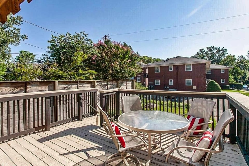 Highlands Retreat Walkable Near Expo Center Family Friendly House in Jefferson County