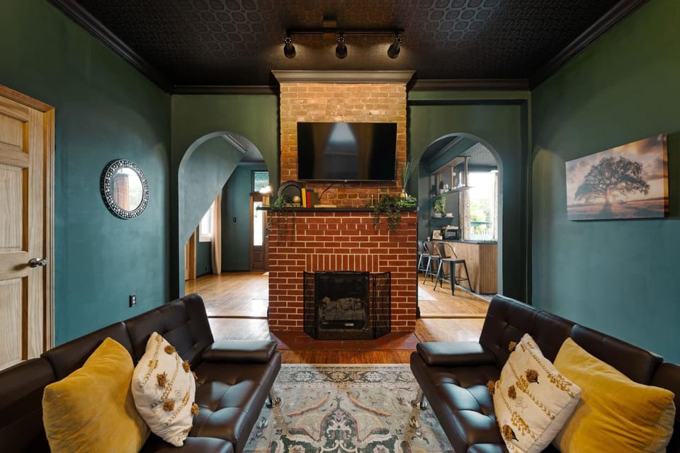 Retreat on Bardstown Road - Yard - Walk to Shops House in Jefferson County