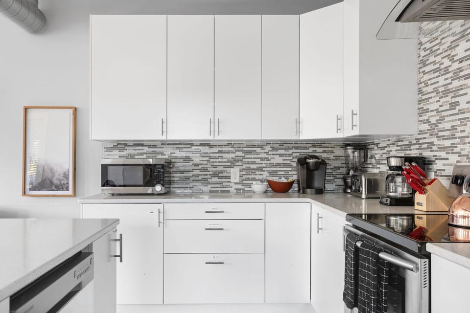 Spacious Home Garage Near Fountain Square-Family Friendly House in Indianapolis