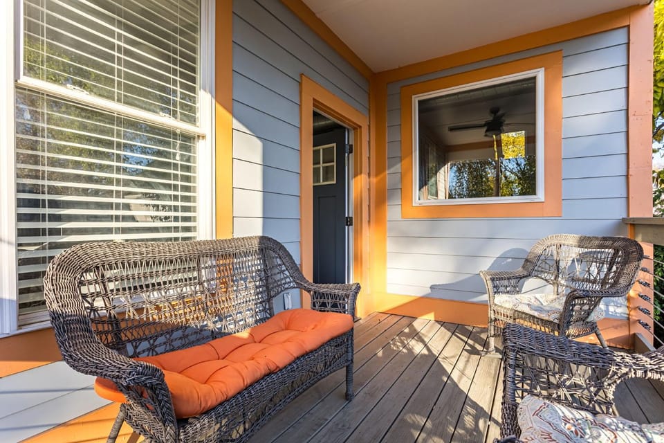 Spacious Home Garage Near Fountain Square-Family Friendly House in Indianapolis