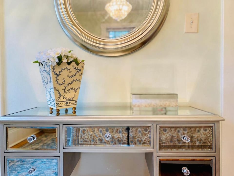 Bohemian Family Friendly 2BR Home-Near Biltmore House in Asheville