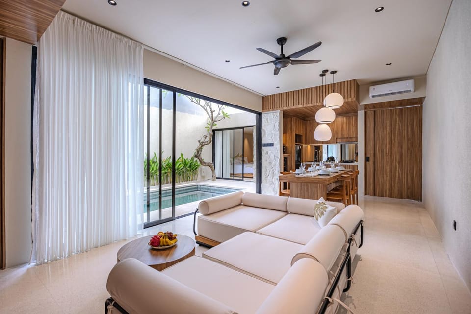 Living room, Seating area, Dining area, Swimming pool