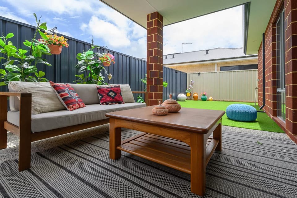 Day, Garden, View (from property/room), Balcony/Terrace, Living room, Seating area, Garden view