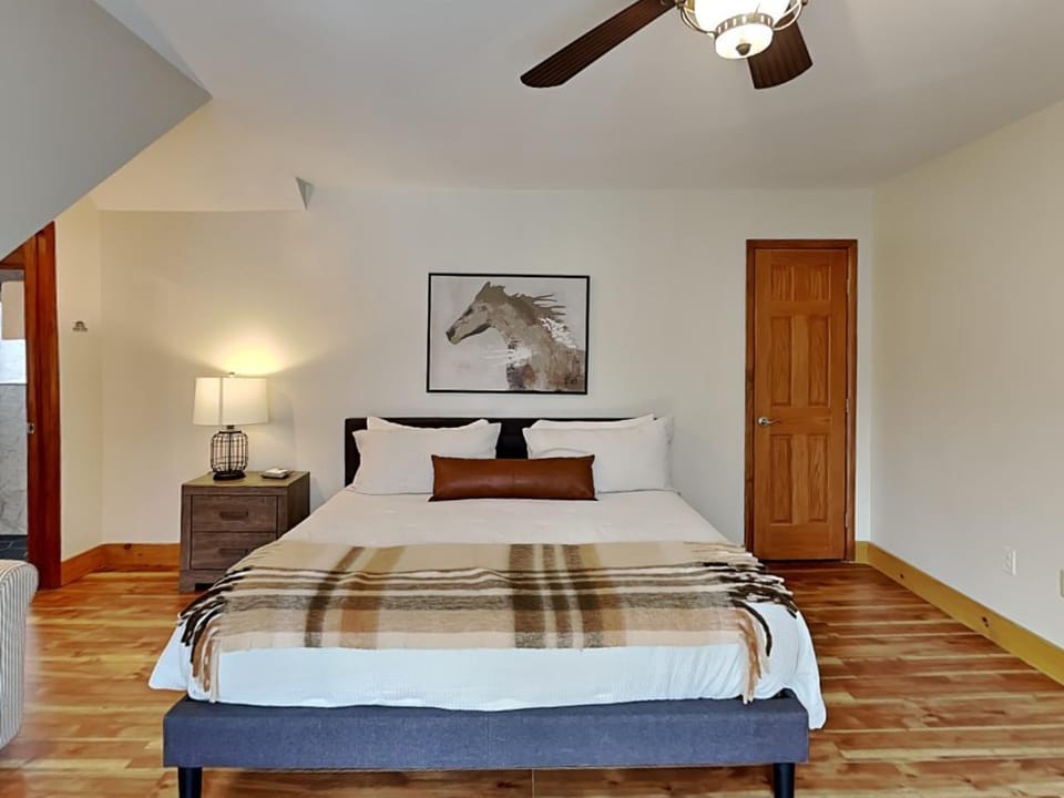 Bed, Bedroom