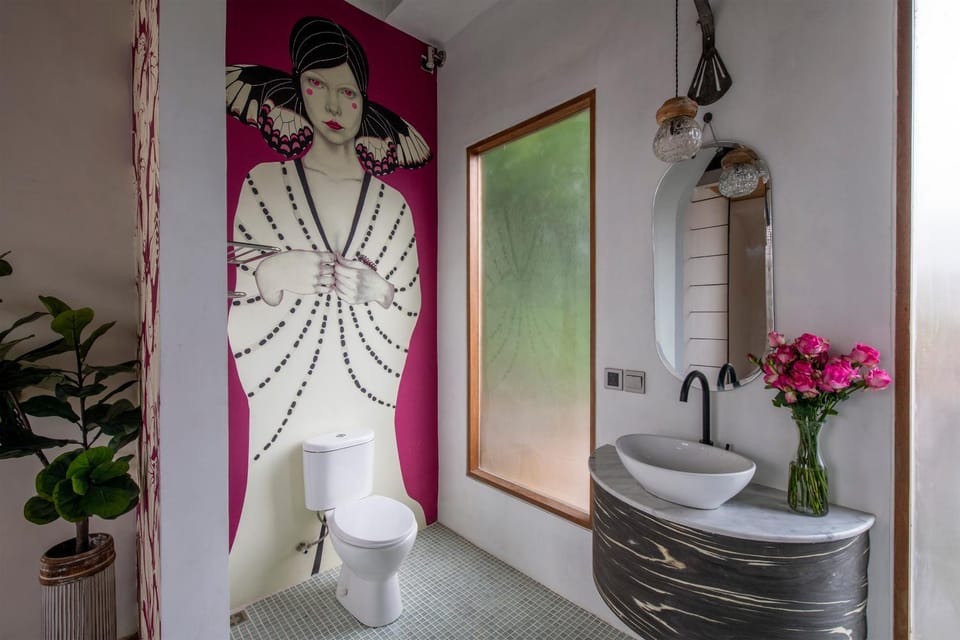 Toilet, Bathroom, Decorative detail
