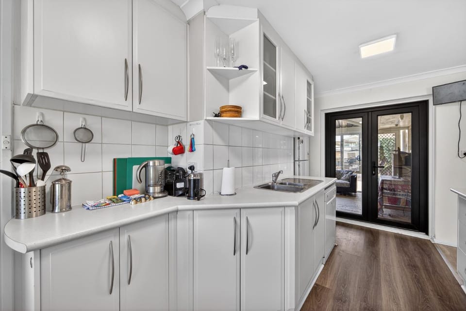 Coastal 2-Bed Home with Pool House in Perth