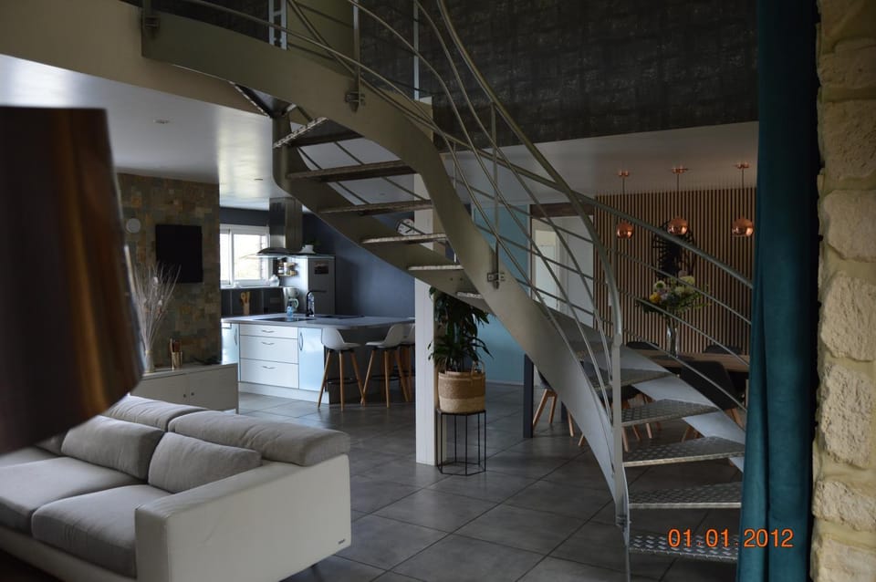 Kitchen or kitchenette, Living room, Seating area