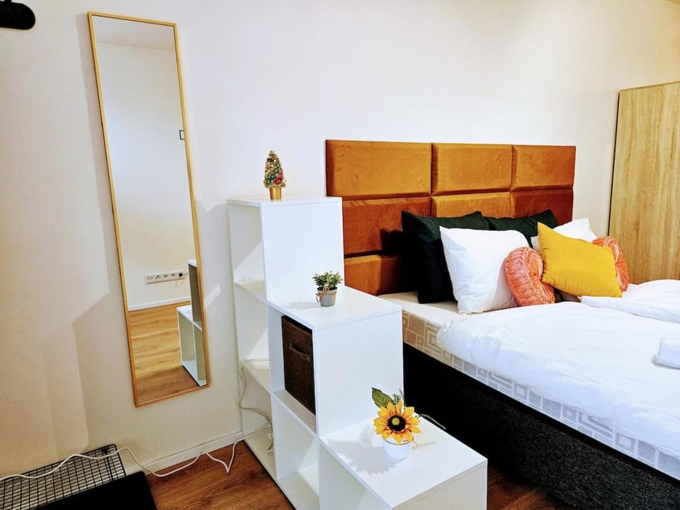 PRIVATE GARDEN 2BR PRAGUE APARTMENT for Business & Leisure, FREE PARKING & Gym, by LIVE-INN 2 Apartment in Prague