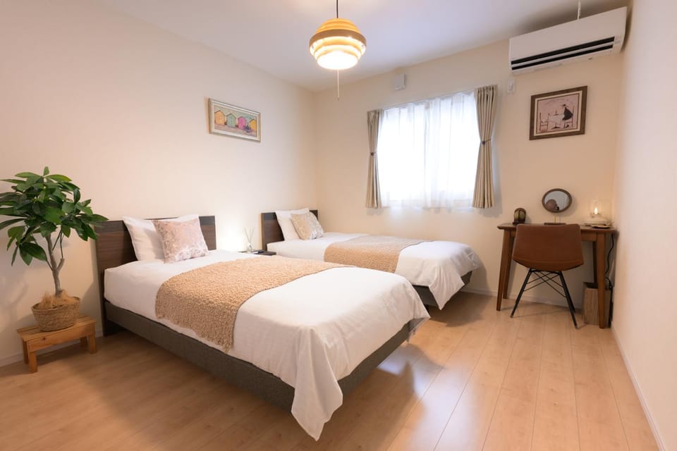Bed, Bedroom, air conditioner