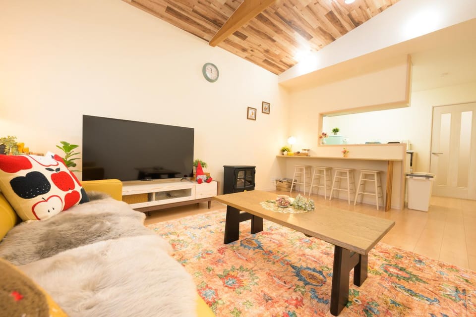TV and multimedia, Living room, Dining area