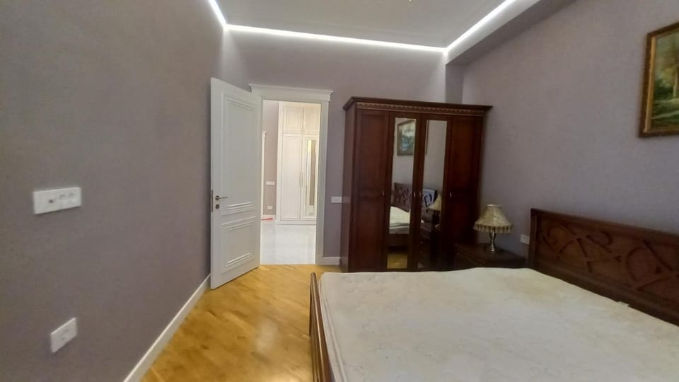 Bakının tam mərkəzində 2 otaqlı , tam şəraitli mənzil Apartment in Baku