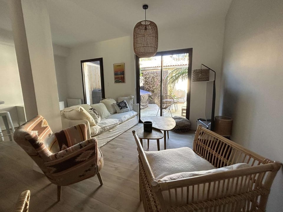 Appartement 6 pers avec patio, entre golf et océan Apartment in Lacanau