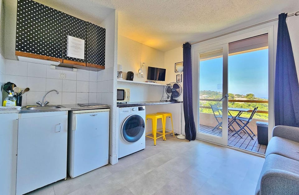 Casamea - Studio Vue Mer, Terrasse, Piscine Apartment in Ajaccio
