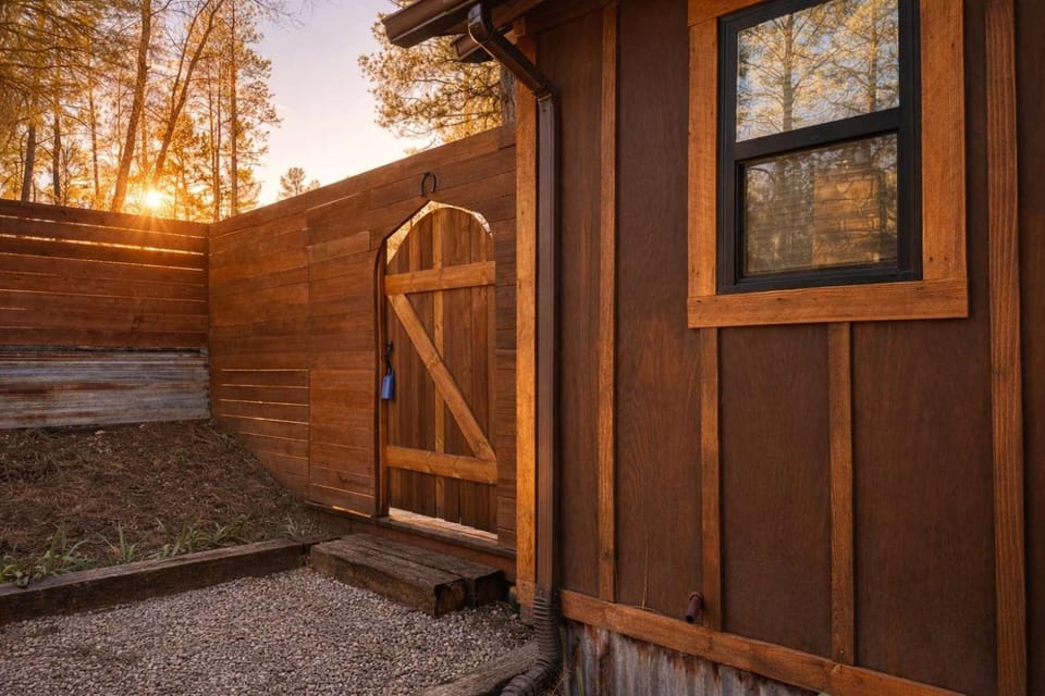 Rustline Haus Cabin with Hot Tub Walk Cabin in Ruidoso