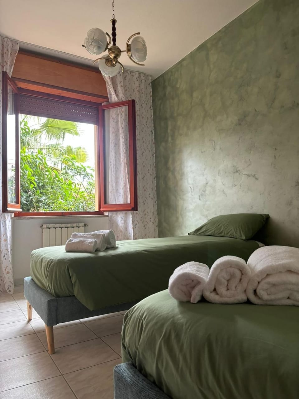 Bed, Bedroom, towels, air conditioner