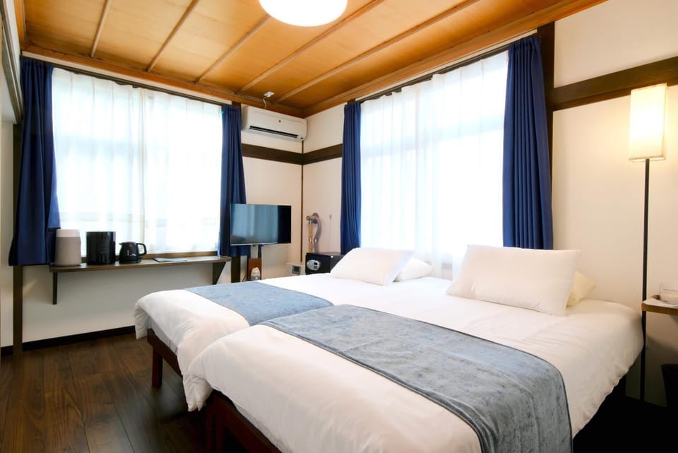Bed, Photo of the whole room, Bedroom, heating, air conditioner
