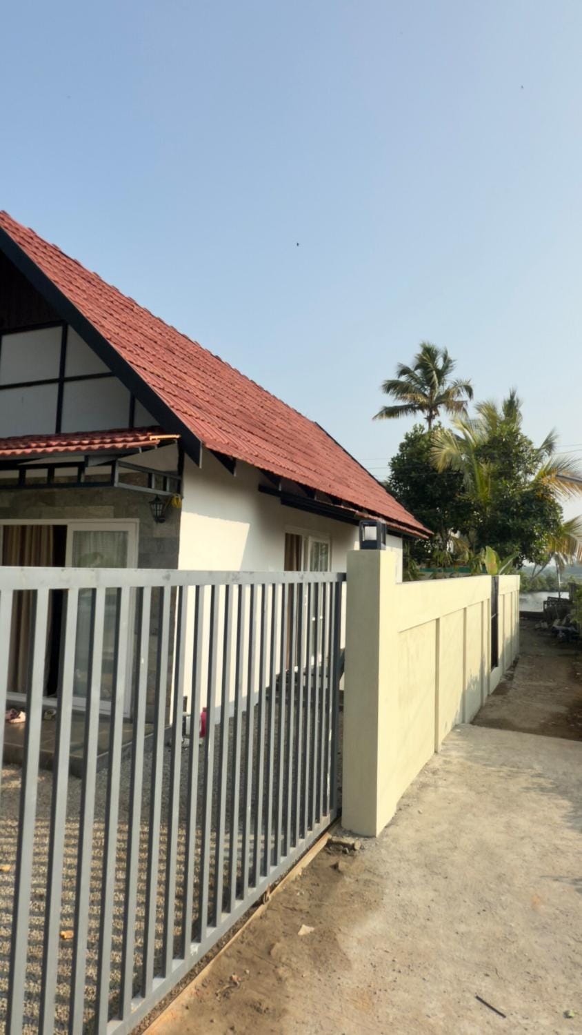 Attica- Cozy plunge pool villa & Sunset view Villa in Vypin