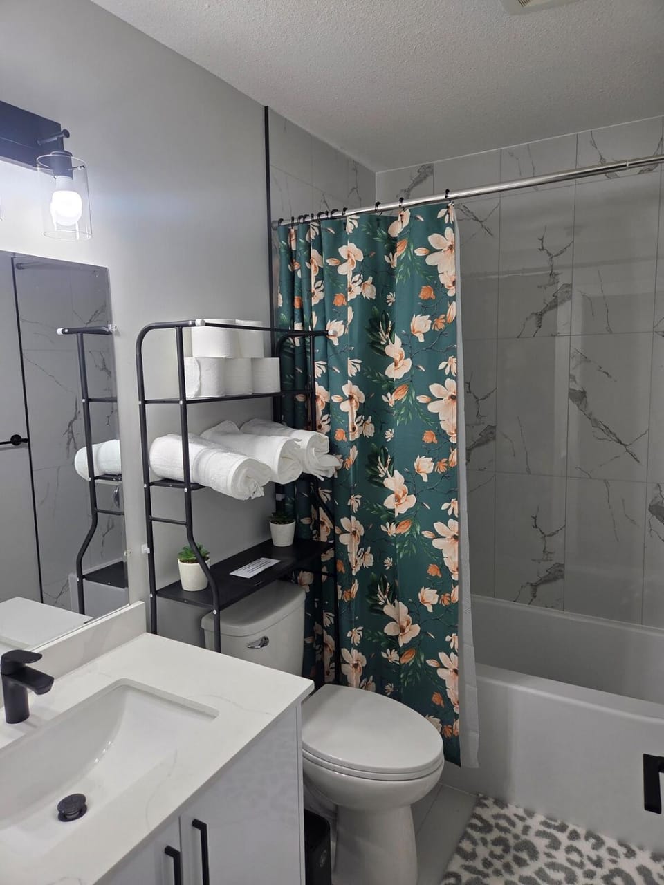 Shower, Toilet, Bath
