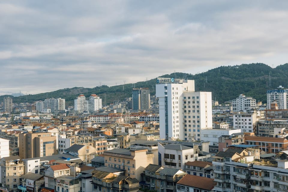 Property building, Day, Natural landscape, Bird's eye view, City view, Mountain view