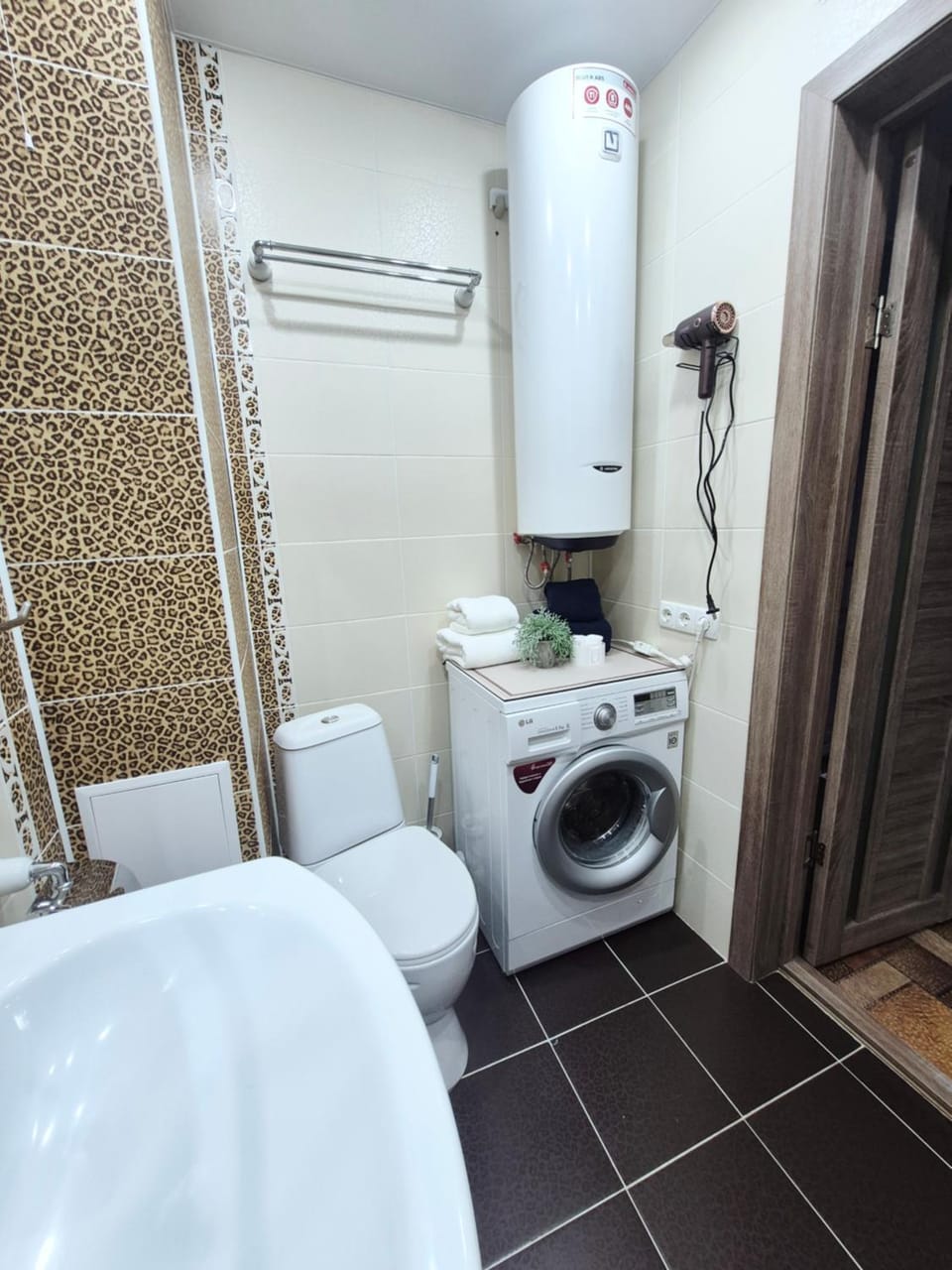 Отдых перед и до вылета самолёта Apartment in Kazakhstan