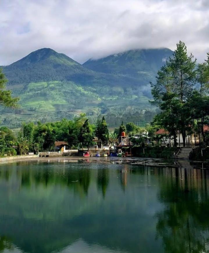 Sutedjo Telaga bedakah Villa in Indonesia