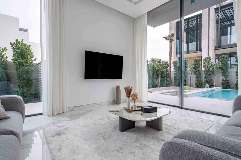 TV and multimedia, Living room, Pool view, Swimming pool